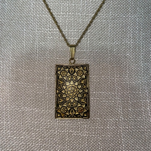 Damascene Spanish Black Gold Engraved
Inlay Geometric Vintage Pendant Necklace - Picture 2 of 16